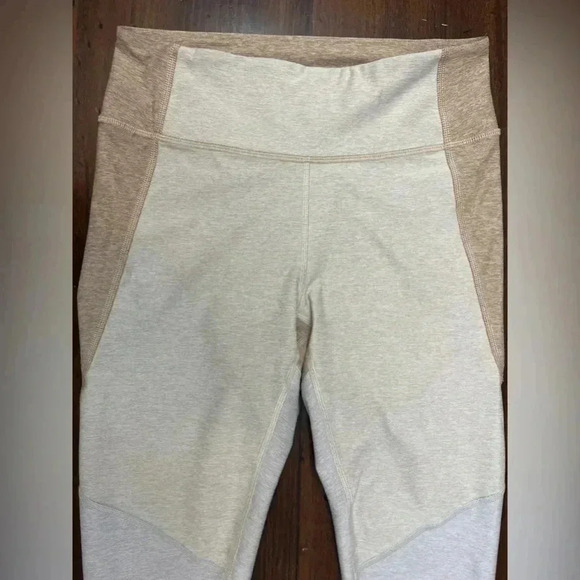 Outdoor Voices Size Small 7/8 Dipped Legging Oatmeal Desert Cloud Yoga Workout - Picture 4 of 14